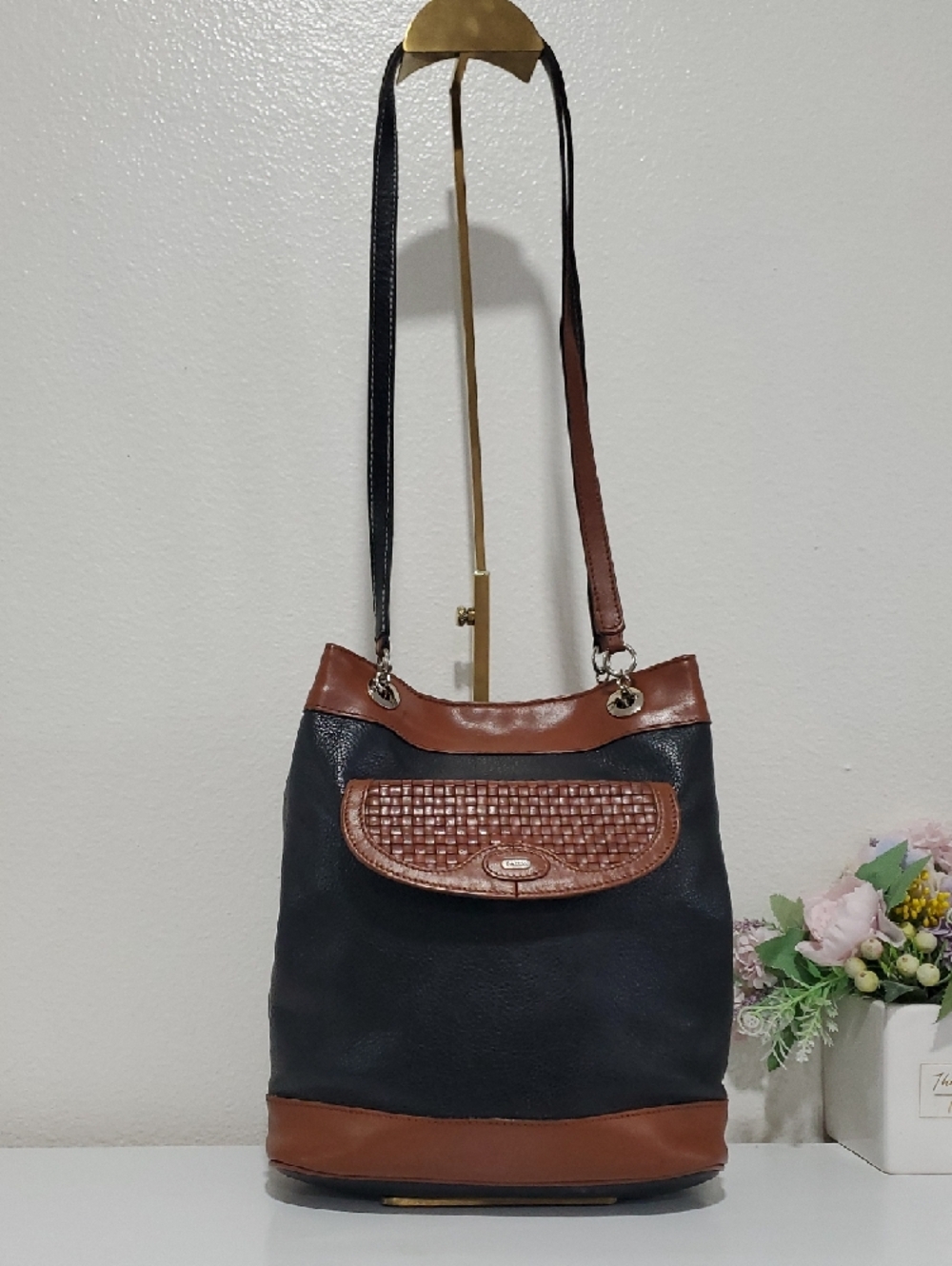 🇮🇹Vintage Bally Pebbled Black Leather Brown Trim Chain Shoulder Bag🤎🖤 - Picture 4 of 16